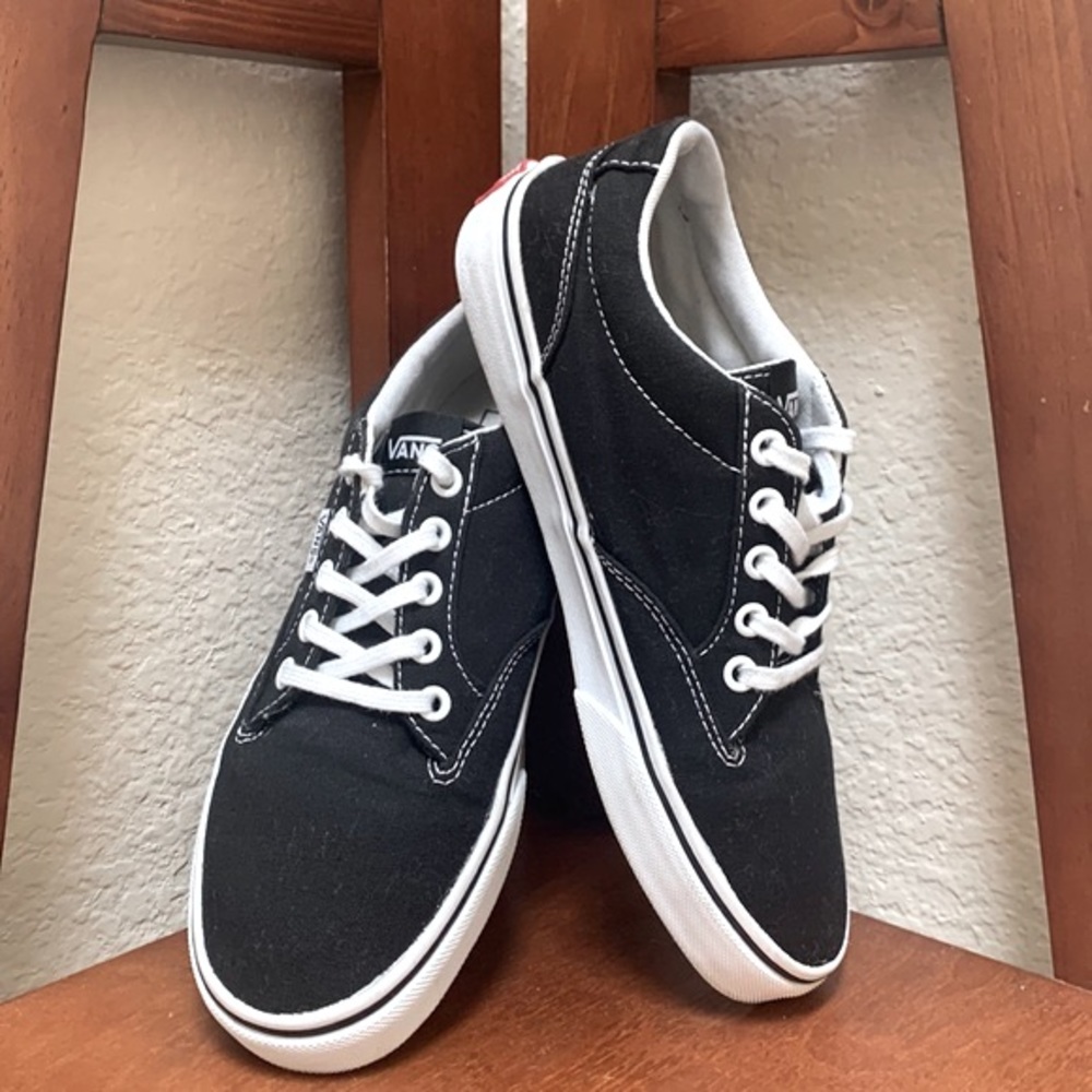 Vans  Woman’s Authentic Shoe..